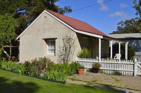 Almond Tree Cottage - New Castle Holiday 0