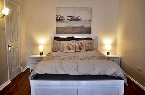 Almond Tree Cottage - New Castle Holiday 1