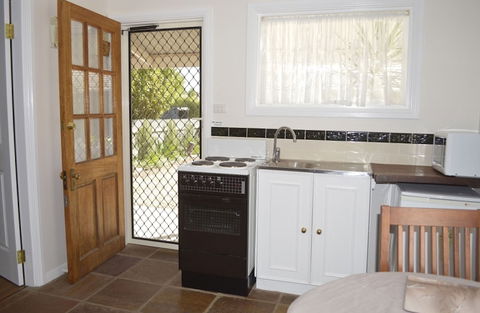 Almond Tree Cottage - New Castle Holiday 2
