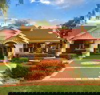 BAROSSA  HOUSE - New Castle Holiday