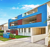 Bayreach Three - New Castle Holiday
