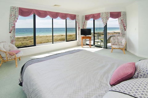 Bayside Beauty - New Castle Holiday 1
