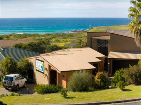 Beachfront Apartments Narooma - New Castle Holiday 0