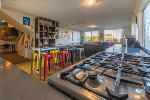 Bells Beach Backpackers - New Castle Holiday 1