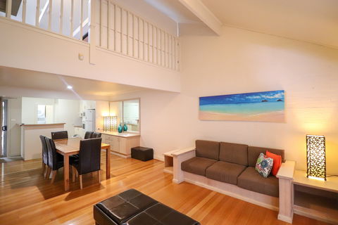 Blackbutt Family Loft Townhouse - New Castle Holiday 2