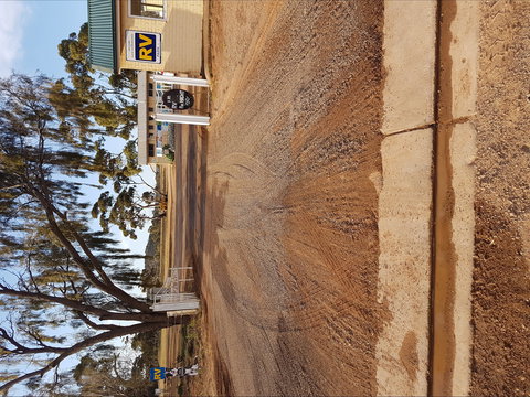 Cleve Showgrounds RV Park - New Castle Holiday 0