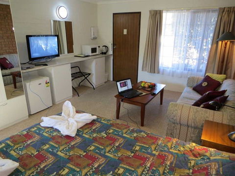 Colonial Motor Inn Pambula - New Castle Holiday 1