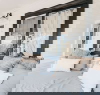 Collective Retreat - New Castle Holiday