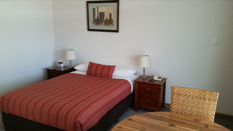 Coonawarra Motor Lodge - New Castle Holiday 2