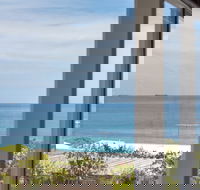 Cottesloe Beach House II - New Castle Holiday