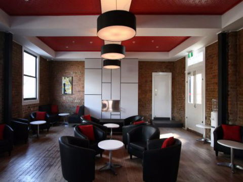 Cow And Calf Hotel - New Castle Holiday 1