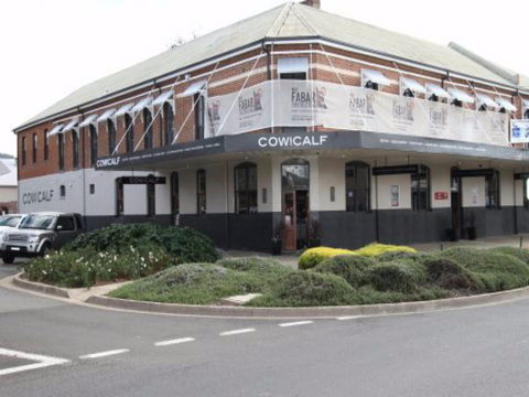 Cow And Calf Hotel - New Castle Holiday 2