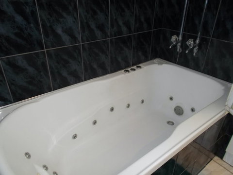 Cross Road Traveller`s Rest - New Castle Holiday 2