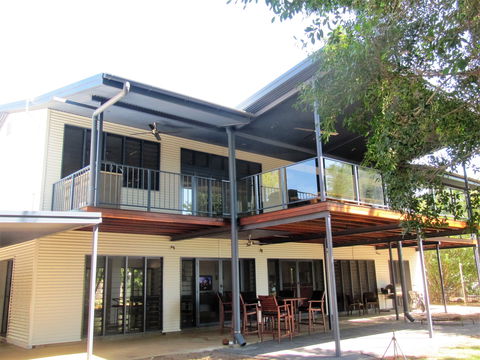 Golden Sands Retreat - New Castle Holiday 0