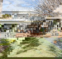 Hamptons at Nielsen Park - New Castle Holiday