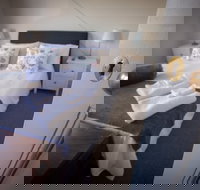 Helensburgh Hotel - New Castle Holiday