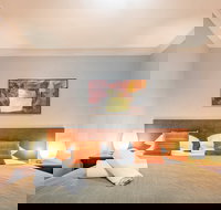 Horizons 418 - New Castle Holiday