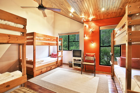 Indooroopilly - New Castle Holiday 1