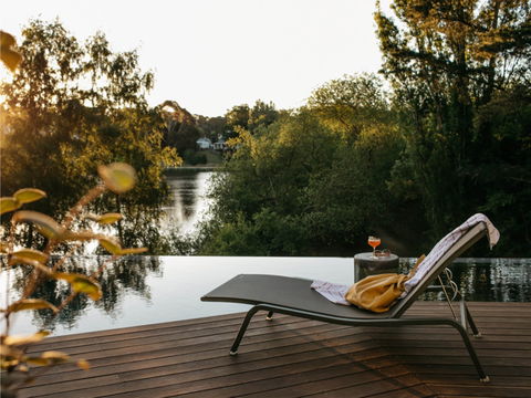 Lake House - New Castle Holiday 1