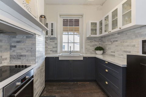 Landmark 1850s Family Fremantle Home - New Castle Holiday 2