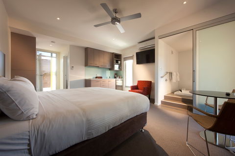 Longview Vineyard Accommodation - New Castle Holiday 1