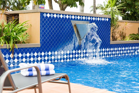 Mackay Resort Motel - New Castle Holiday 1
