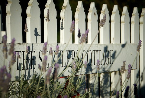 Mayfield Vineyard Cottages - New Castle Holiday 0