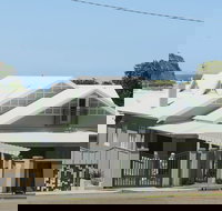 Merewether Beach House B and B - New Castle Holiday