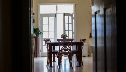 Merewether Beach House B And B - New Castle Holiday 1