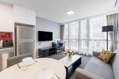 Meriton Suites Adelaide Street, Brisbane - New Castle Holiday 2