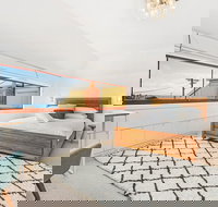 Newcastle Executive Homes - Oceanview Terrace - New Castle Holiday