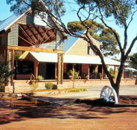 Norseman Great Western Motel - New Castle Holiday