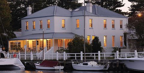 Oscars Waterfront Boutique Hotel - New Castle Holiday 0
