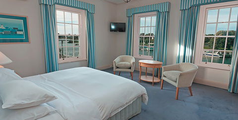 Oscars Waterfront Boutique Hotel - New Castle Holiday 1