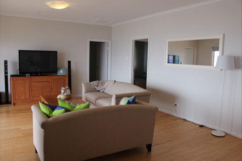 Pelican Place - New Castle Holiday 2