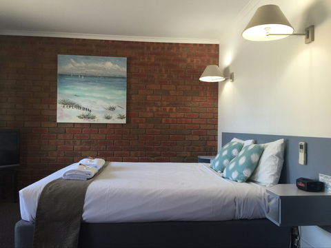 Port Campbell Motor Inn - New Castle Holiday 2