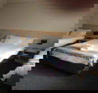 Red Cedar Motel Muswellbrook - New Castle Holiday