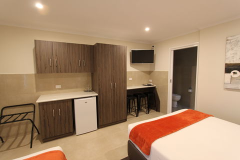 Ryley Motor Inn - New Castle Holiday 1