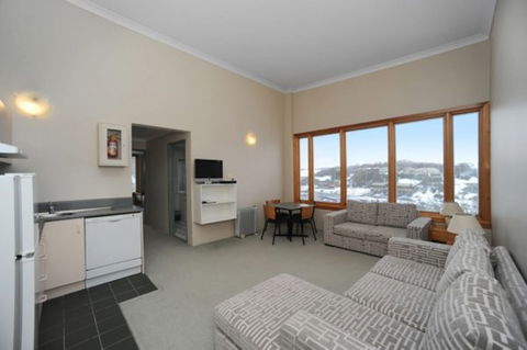 Smiggins Chalet Apartments - New Castle Holiday 2