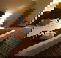 Southern Cross Hotel - New Castle Holiday