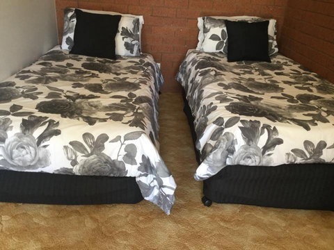 Star Hotel Accommodation - New Castle Holiday 1