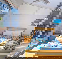 Sun Worship Crescent Head Eco Villas - New Castle Holiday