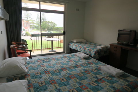 Tathra Hotel - Motel - New Castle Holiday 2