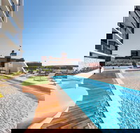 The Milton Brisbane - New Castle Holiday