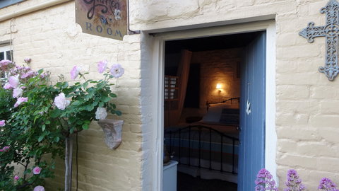 The Globe Inn - New Castle Holiday 2