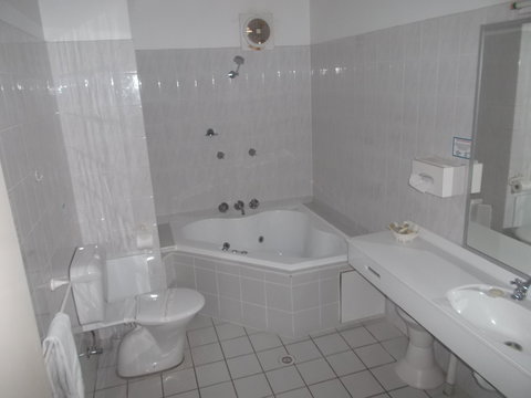 Ulladulla Harbour Motel,  Another Sinclair's Property - New Castle Holiday 1