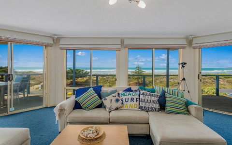 208 Surfers Pde - New Castle Holiday 0