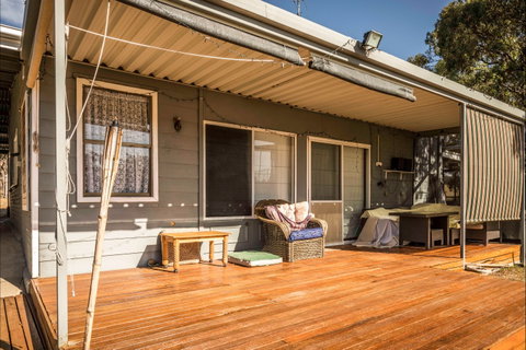 346 Cliff View Drive Wongulla  -River Shack Rentals - New Castle Holiday 1