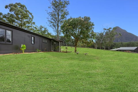 Sunshine Coast Farm Stay  - New Castle Holiday 1