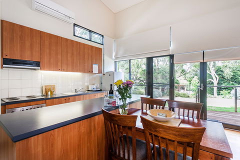 Aireys Inlet Getaway Resort - New Castle Holiday 0